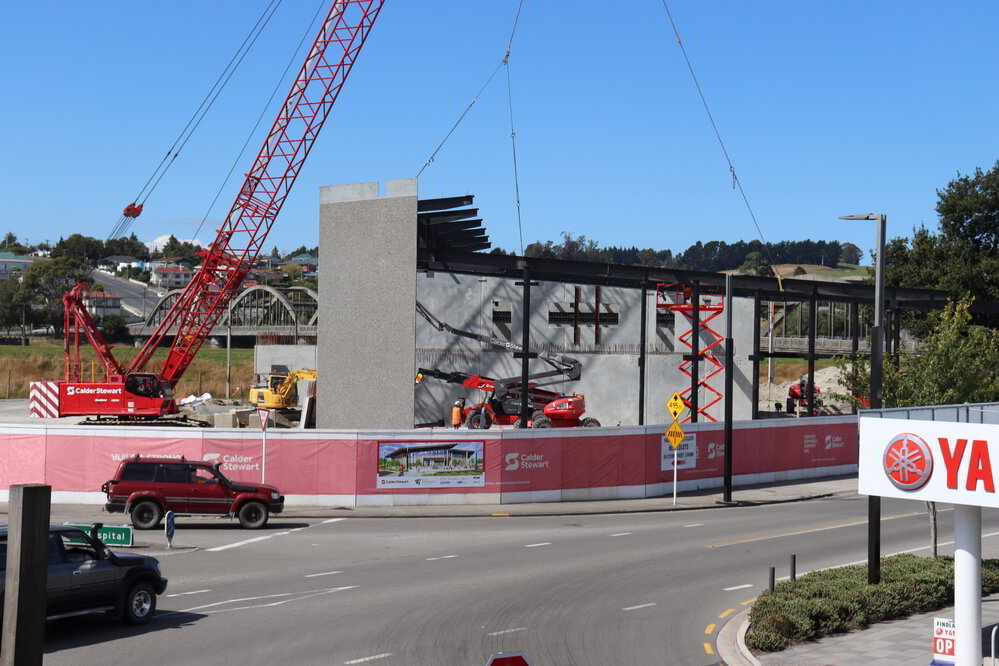 Construction of Te Pou Ō Mata-au