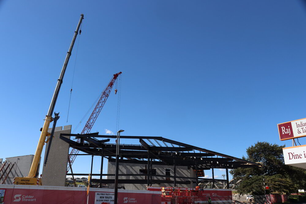 Construction of Te Pou Ō Mata-au