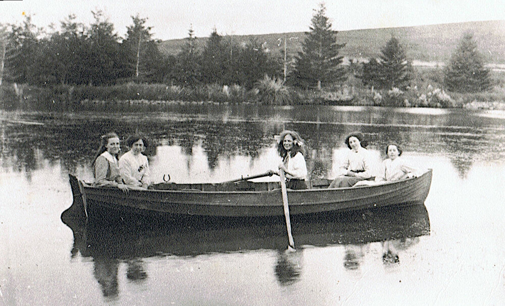 Rowers on Lake, Ashley Downs