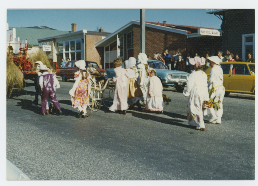 Tapanui Christmas Parade Kids Fancy Dress