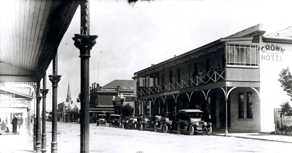 Photograph, Crown Hotel Balclutha