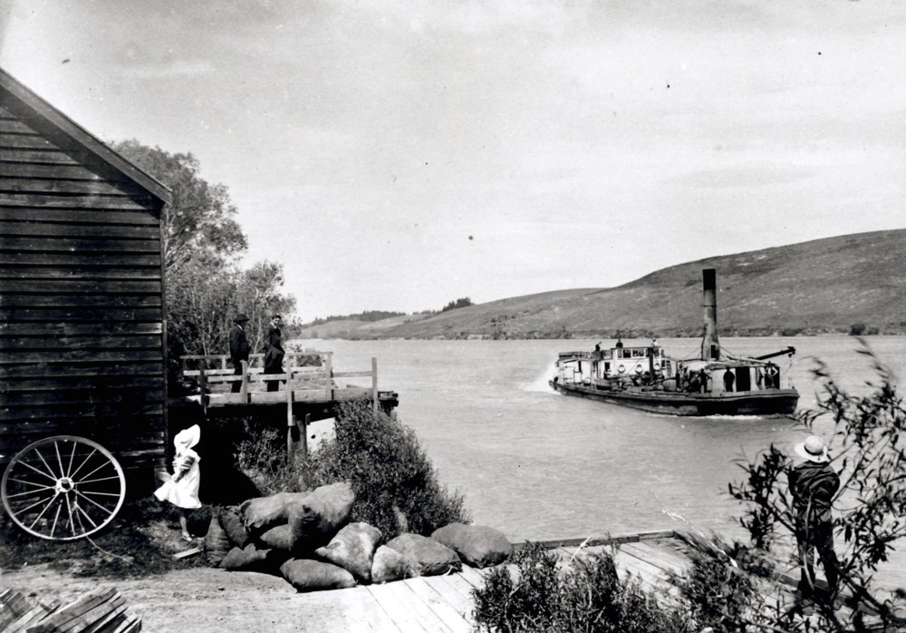 Photograph, Steamer on Clutha River 