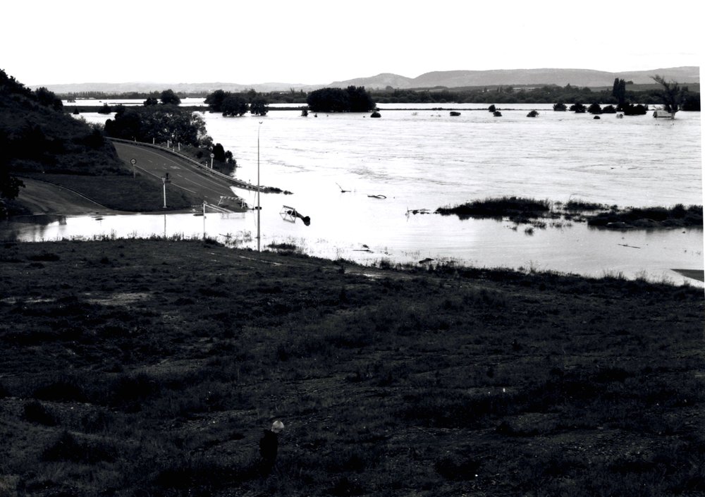 Photograph, Ipswich St 1975 Flood