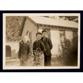 Cousins Family Photo Collection "Manuka Creek School"