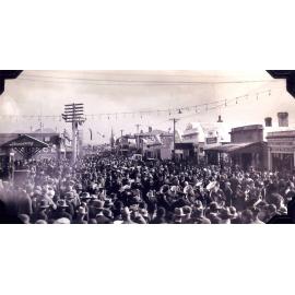 Photograph, Opening of Third Balclutha Bridge