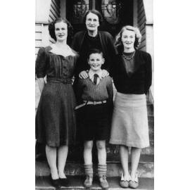 Elizabeth Burgess nee and Family 