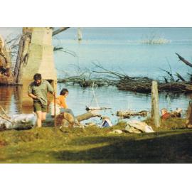 Logan, Sue & Howard McGhie, Lake Mahinerangi