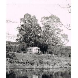 Pick 'n' Shovel Hut, Lake Mahinerangi
