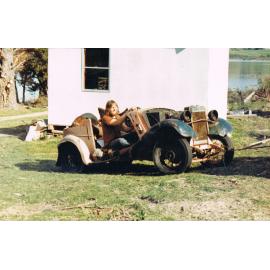 The Morris Eight at Pick 'n' Shovel Hut, 1973