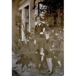 Bessie and Audrey Taylor