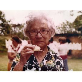 Bessie Taylor, Fiji 1977